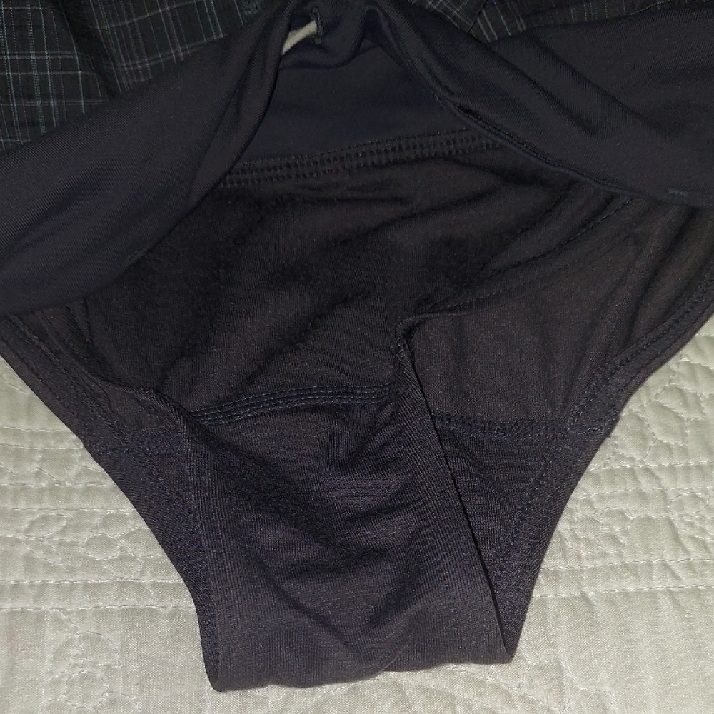 Lululemon Athletica Black Athletic Shorts - Picture 5 of 10
